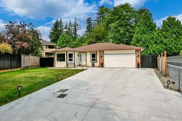 12925 65 AVENUE, Surrey, British Columbia V3W9H4
