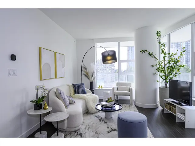 1007 13768 100 AVENUE, Surrey, British Columbia V3T0V2