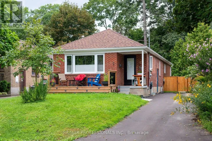 57 ENFIELD AVENUE, Toronto (Long Branch), Ontario M8W1T6