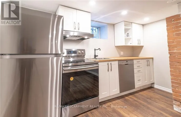 B - 50 BURRIS STREET, Hamilton (Gibson), Ontario L8M2J4