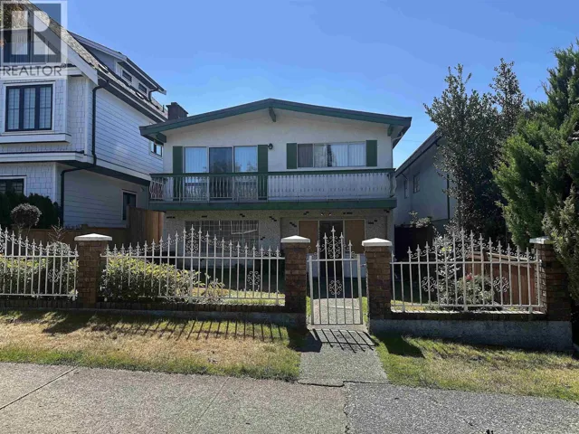 3126 E 20TH AVENUE, Vancouver, British Columbia V5M2V5