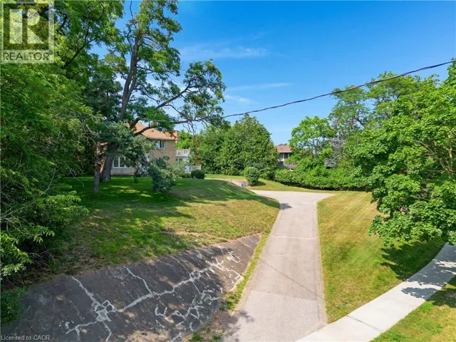 272 SHELDON Avenue N, Kitchener, Ontario N2A1G7