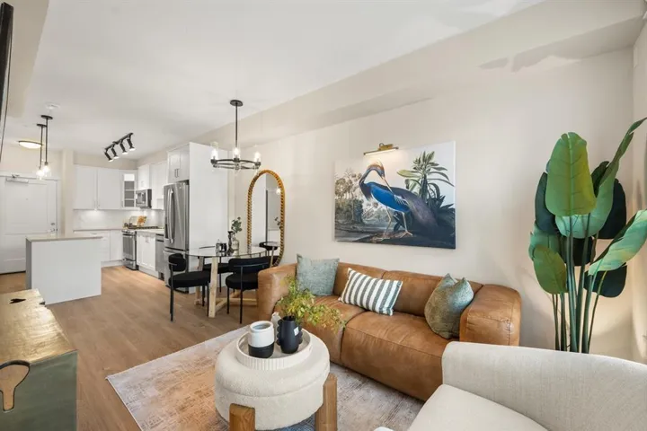 307 11063 RAVINE ROAD, Surrey, British Columbia V3T3X5