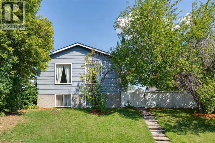 3556 33 Street SE, Calgary, Alberta T2B2C2