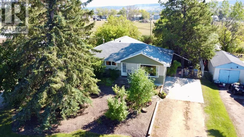 1045 93 Avenue, Dawson Creek, British Columbia V1G1E3