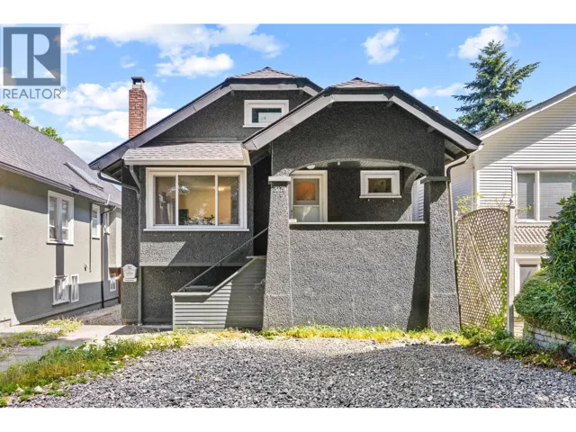 3279 W 11TH AVENUE, Vancouver, British Columbia V6K2M9