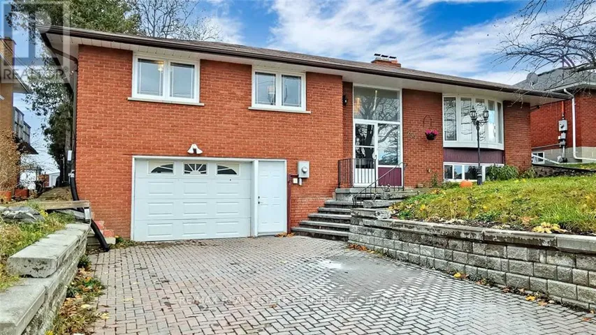 259 SIMCOE ROAD, Bradford West Gwillimbury (Bradford), Ontario L3Z1Y5