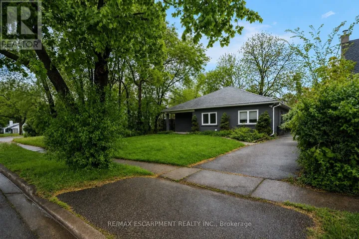 16 WOODWARD AVENUE, Brampton (Brampton North), Ontario L6V1K1