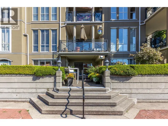 103 2 RENAISSANCE SQUARE, New Westminster, British Columbia V3M6K3