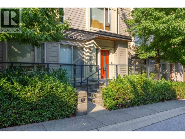 32 9229 UNIVERSITY CRESCENT, Burnaby, British Columbia V5A4Z2