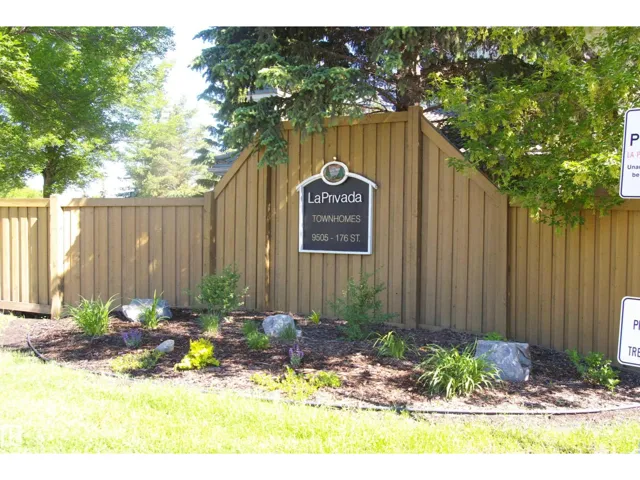 #27 9505 176 ST NW, Edmonton, Alberta T5T5Z4