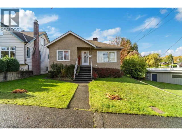 523 KELLY STREET, New Westminster, British Columbia V3L3V1