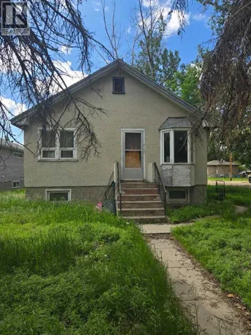377 2 Street NW, Medicine Hat, Alberta T1A6J7