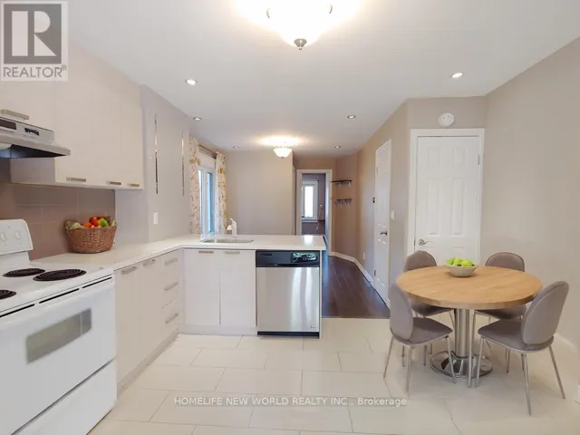MAIN - 35 EAST LYNN AVENUE, Toronto (Woodbine Corridor), Ontario M4C3X3