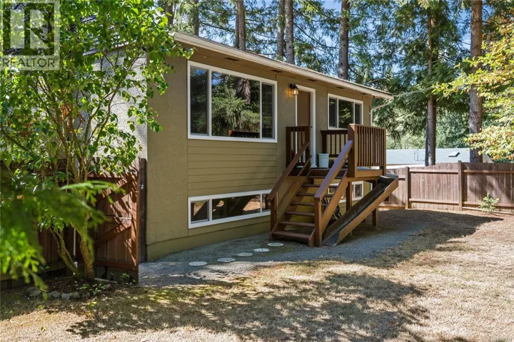 2301 Jingle Pot Rd, Nanaimo, British Columbia V9R6W2