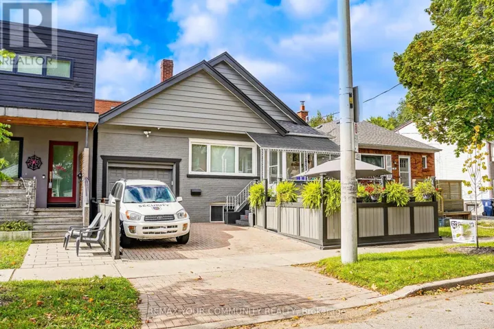 LOWER ROOM 2 - 86 LESMOUNT AVENUE, Toronto (East York), Ontario M4J3V9