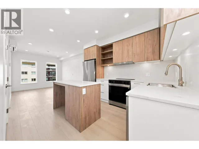 207 82 FIRST STREET, New Westminster, British Columbia V3L0L8