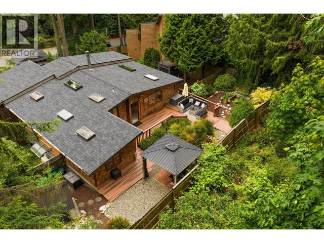 1222 MILLER ROAD, Bowen Island, British Columbia V0N1G1