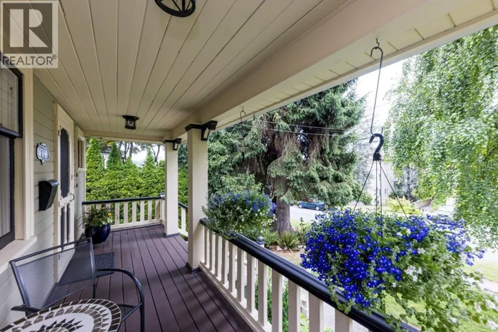 618 COLBORNE STREET, New Westminster, British Columbia V3L2C9