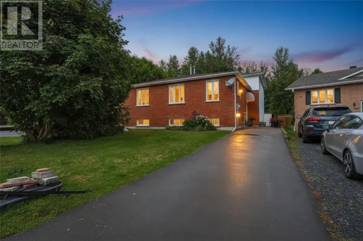 214 Benita Boulevard, Greater Sudbury, Ontario P3A5Z5
