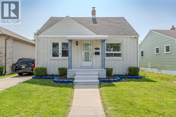2367 MEIGHEN, Windsor, Ontario N8W4B8