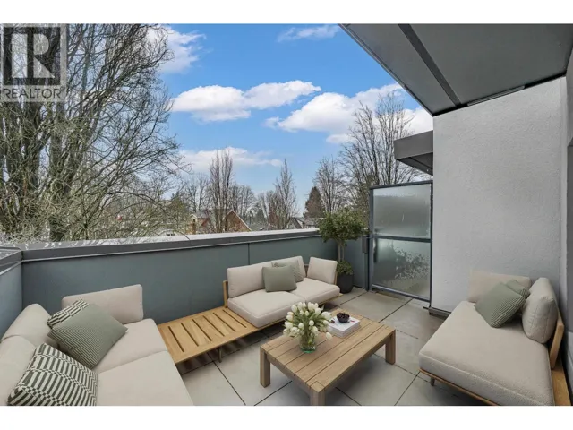 2071 E 1ST AVENUE, Vancouver, British Columbia V5N1B6