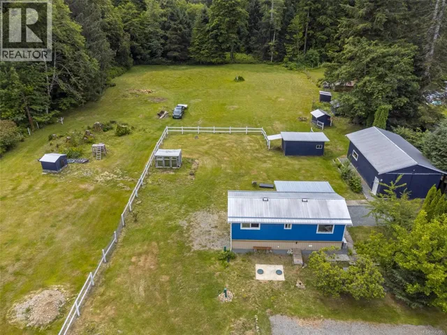429 Community Rd, Sayward, British Columbia V0P1R0