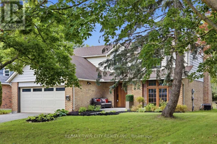 416 CLAIRBROOK CRESCENT, Waterloo, Ontario N2L5V7