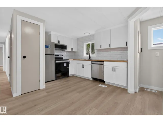 20 West View BV NW, Edmonton, Alberta T5S1T5