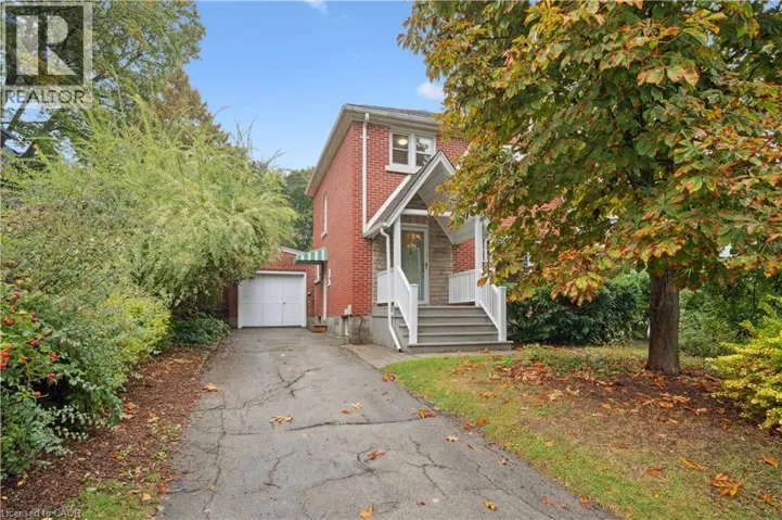 103 DUNBAR Road S, Waterloo, Ontario N2L2E4
