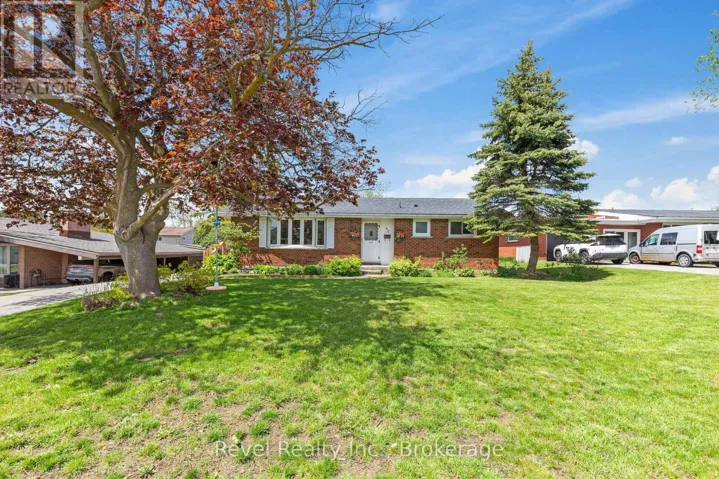 42 KAWARTHA DRIVE, Kawartha Lakes (Lindsay), Ontario K9V1A5