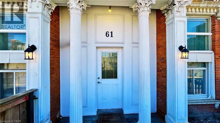 61 HURST Place S, Hamilton, Ontario L8P3E6