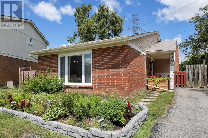 404 BURNLEY COURT, Oshawa (Centennial), Ontario L1G7G6