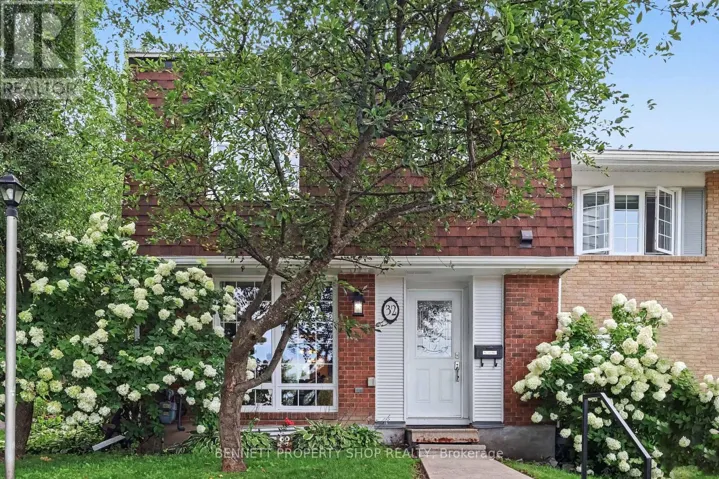 32 - 2300 OGILVIE ROAD, Ottawa, Ontario K1J7X8