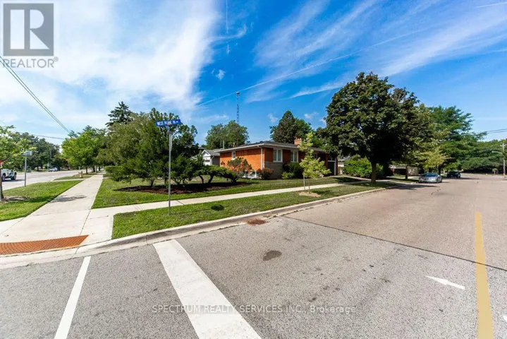 131 WEST DEANE PARK DRIVE, Toronto (Eringate-Centennial-West Deane), Ontario M9B2S6