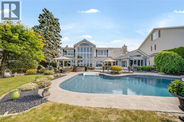 13018 RIVERSIDE DRIVE, Tecumseh, Ontario N8N1A8