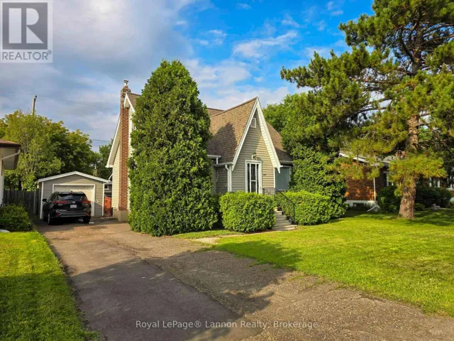 2219 Arthur ST E, Thunder Bay, Ontario P7E5P3