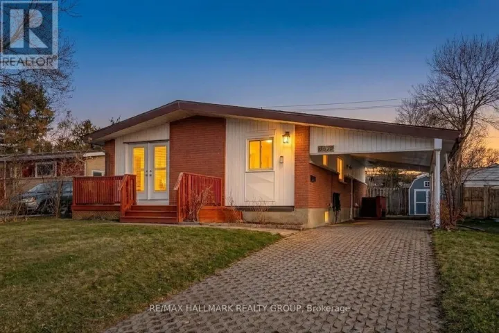 2223 HALIFAX DRIVE, Ottawa, Ontario K1G2W4