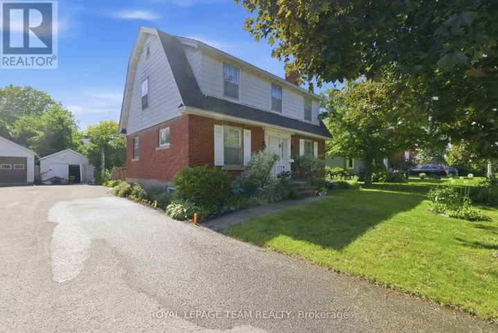 416 TWEEDSMUIR AVENUE, Ottawa, Ontario K1Z5N5