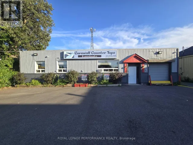 12 SIXTH STREET E, Cornwall, Ontario K6H2N4