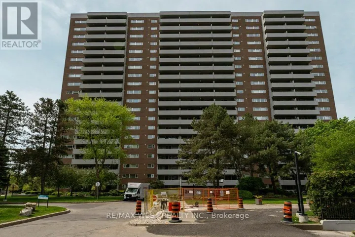 807 - 240 SCARLETT ROAD, Toronto (Rockcliffe-Smythe), Ontario M6N4X4