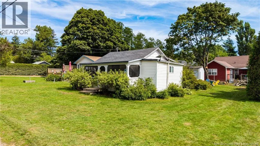 27 Satinwood Avenue, Pointe-Du-Chêne, New Brunswick E4P5B3