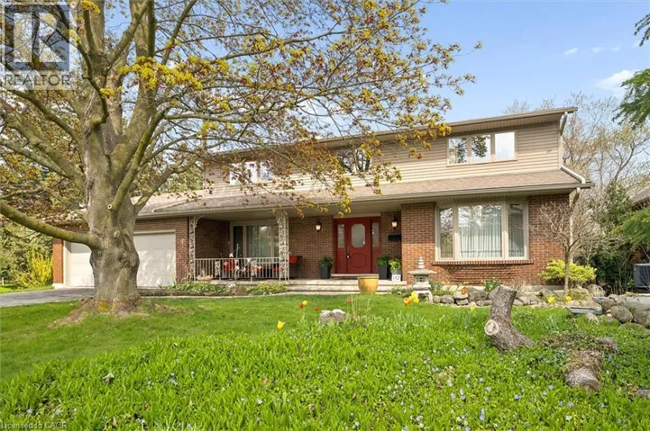 142 CARSON Drive, Kitchener, Ontario N2B2Z2