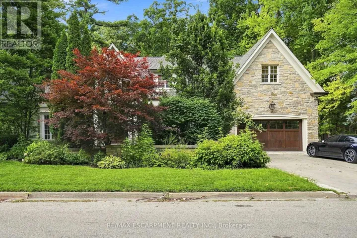 2025 HEARTWOOD COURT, Mississauga (Cooksville), Ontario L5C4P7