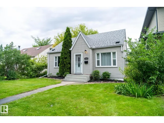 10936 70 AV NW, Edmonton, Alberta T6H2G6
