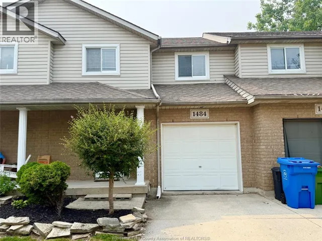 1484 BORDER, Tecumseh, Ontario N8N4Y8
