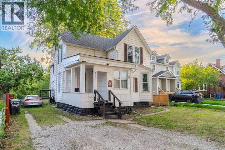 523 Caron AVENUE, Windsor, Ontario N8T1C1