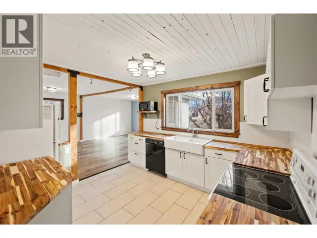 6470 Hollow Street, Oliver, British Columbia V0H1T0
