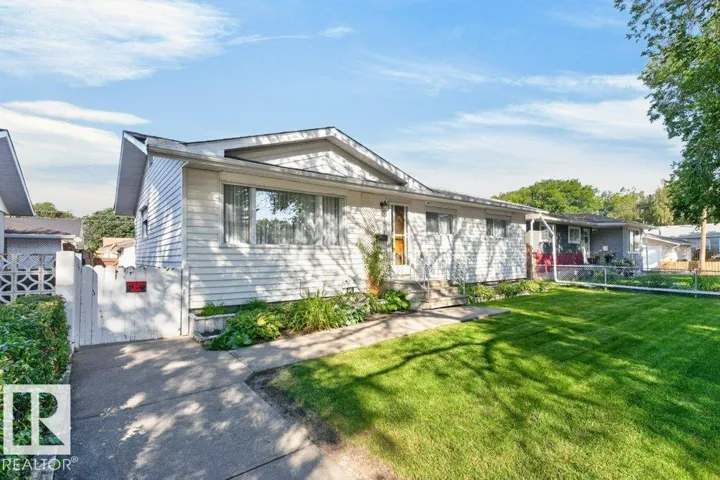 11042 152 ST NW, Edmonton, Alberta T5P1Z8
