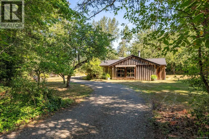 2496 BACK Rd, Courtenay, British Columbia V9J9G8